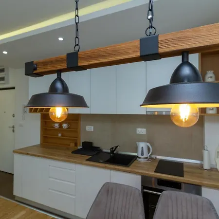 Nirvana 01 아파트 즐라티보